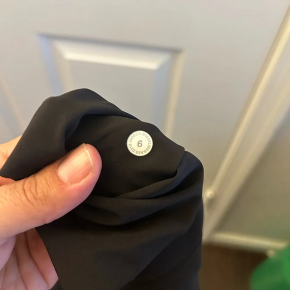 Lululemon Wanderer Crop
Black sz 6 - Picture 5 of 5